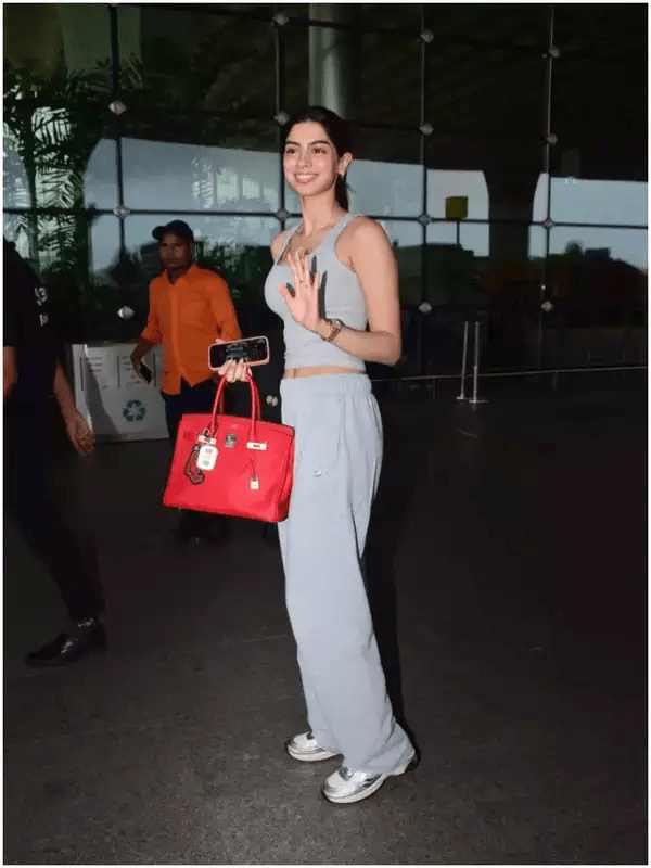 Khushi Kapoor Birkin Bag at airport | Local Monk