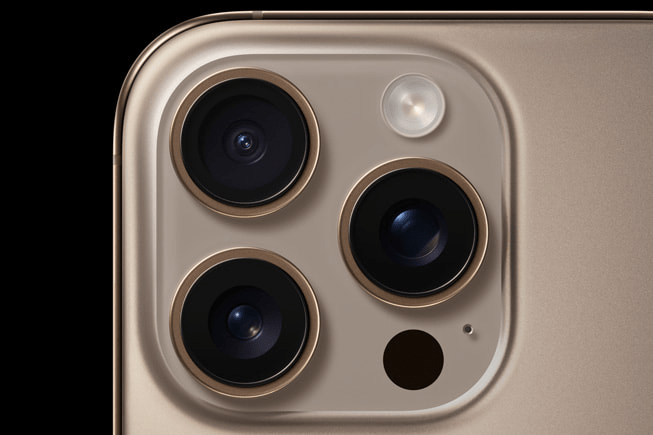 Apple iPhone 16 Pro and iPhone 16 Pro Max feature a 48MP Fusion camera, a 48MP Ultra Wide camera, and the 5x Telephoto camera, now available on both models.
